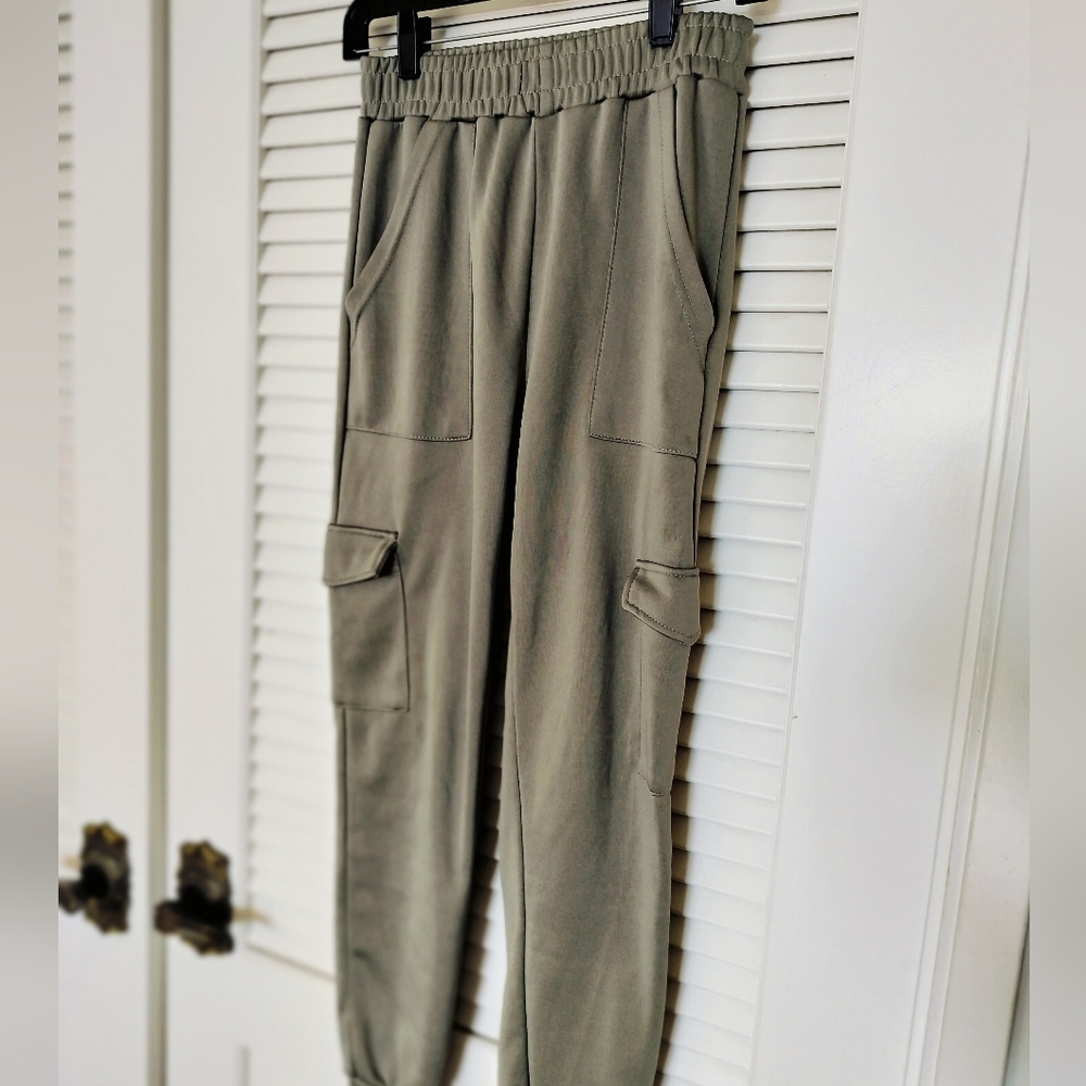 Lit 26 Women's Olive Green Cargo Joggers Medium